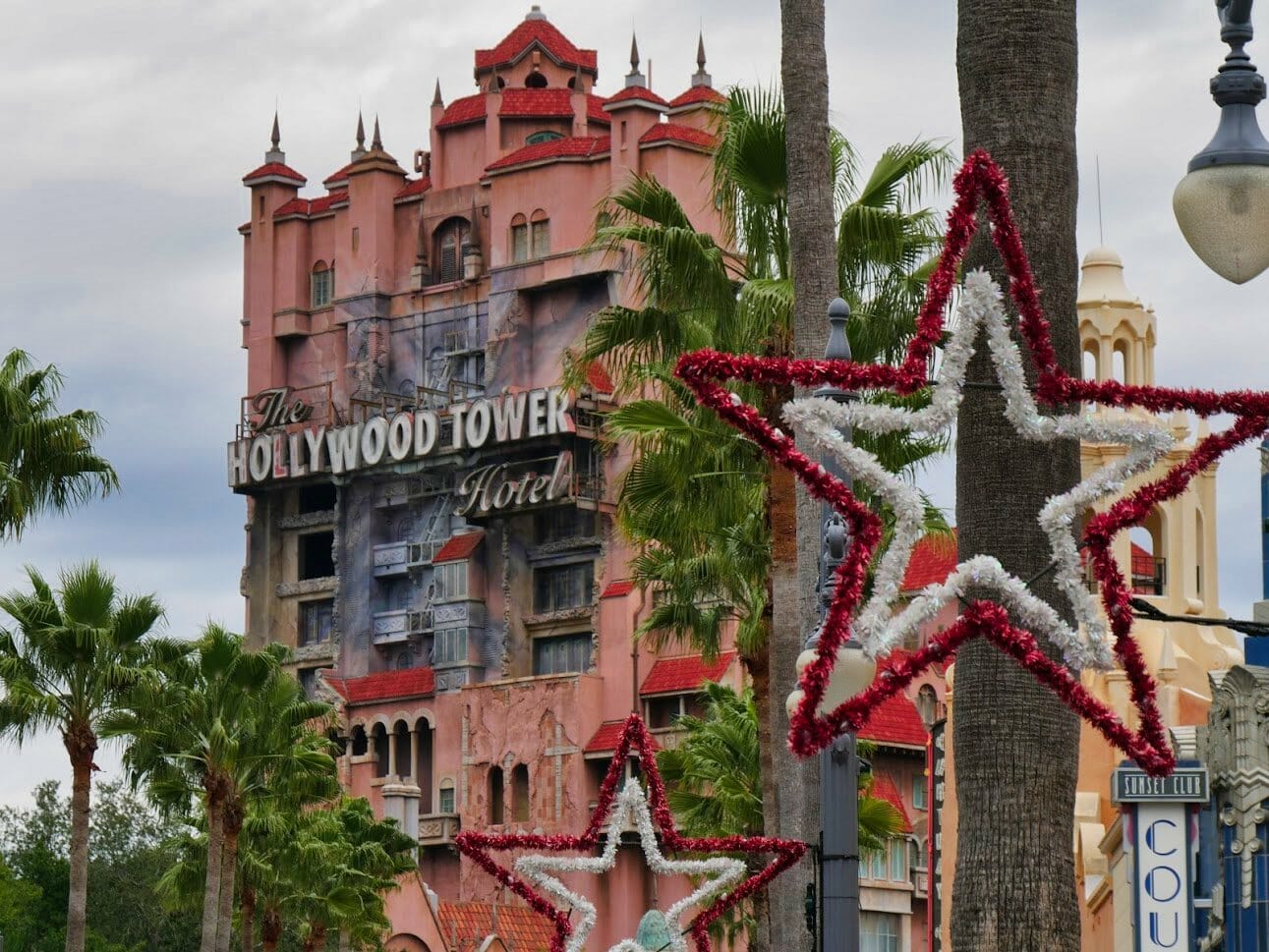 A Rockin' Guide to Hollywood Studios at Christmas 2021 (+ Tons of Pics